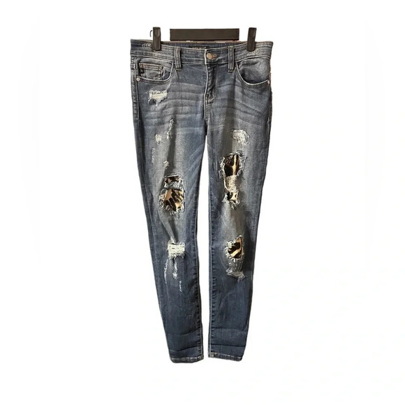 JUDY BLUE DISTRESSED SKINNY JEANS - Picture 1 of 3